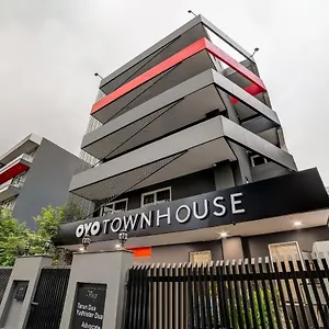 oyo-townhouse-219-sector-49-gurgaon.top-gurgaonhotels.com/