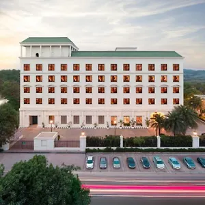 dlf-club-3.top-gurgaonhotels.com/